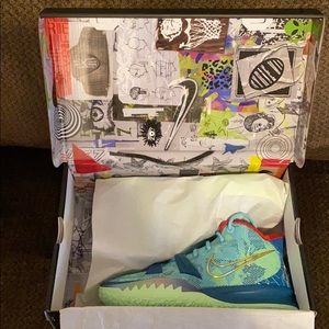 kyrie shoes box